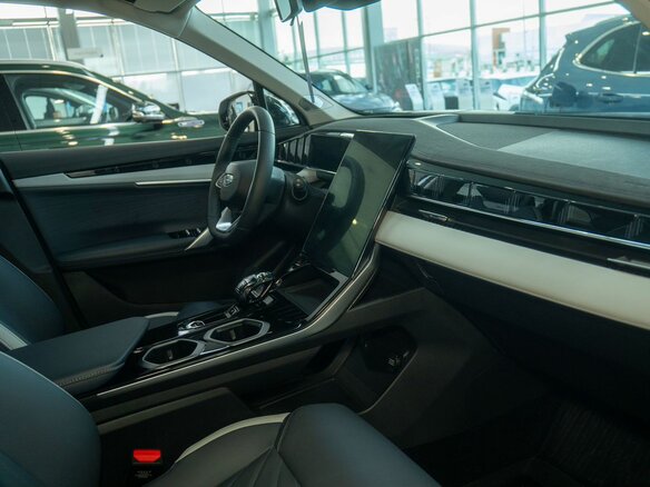 2026 Geely Atlas II, серебристый, 3418940 рублей - вид 14