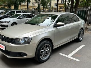 2012 Volkswagen Jetta VI, серебристый, 950000 рублей, вид 1