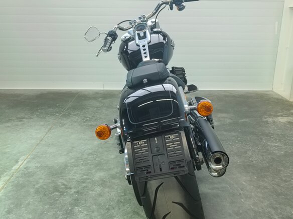 2018 Harley-Davidson Fat Boy, чёрный, 1759000 рублей - вид 5