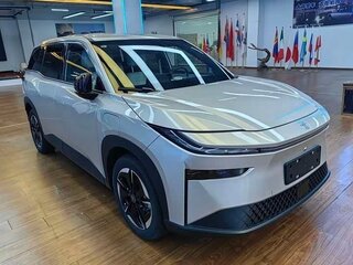 2025 Toyota bZ3X 58.3 kWh, серебристый, 2140000 рублей, вид 3