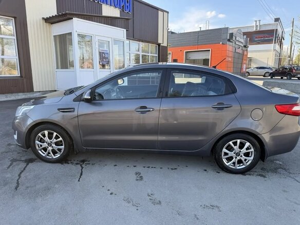 2014 Kia Rio 6-speed III, серый, 1300000 рублей - вид 7