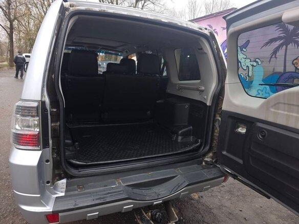 2011 Mitsubishi Pajero IV Рестайлинг 1, серебристый, 2100000 рублей - вид 17