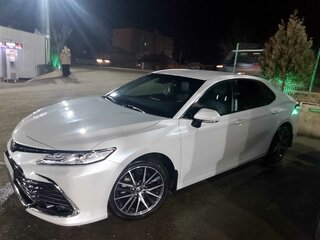 2021 Toyota Camry US Market VIII (XV70) Рестайлинг, белый, 3050000 рублей, вид 1