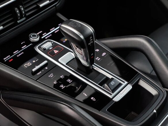 2019 Porsche Cayenne Coupé III, оранжевый, 8500000 рублей - вид 25