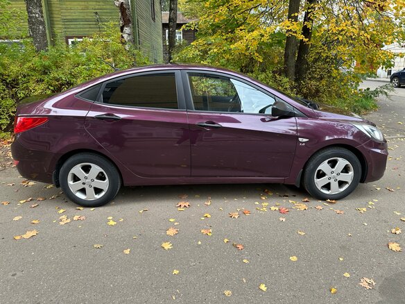 2011 Hyundai Solaris I, фиолетовый, 680000 рублей - вид 4