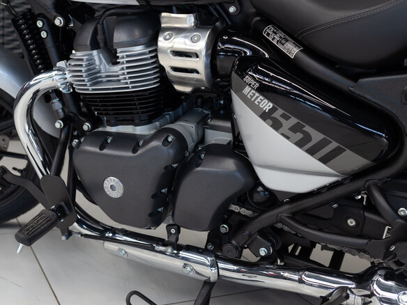 2026 Royal Enfield Super Meteor, серебристый, 773000 рублей - вид 15