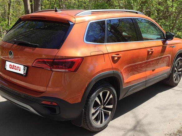 2021 Volkswagen Taos I, оранжевый, 2250000 рублей - вид 2