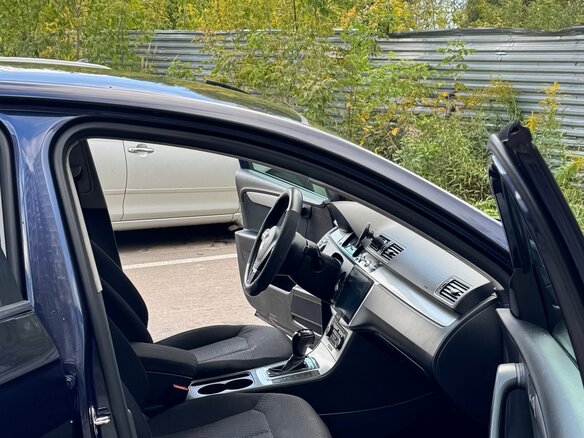 2011 Volkswagen Passat B7, синий, 900000 рублей - вид 11