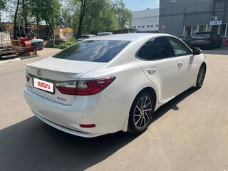 2016 Lexus ES 200 VI Рестайлинг, белый, 2700000 рублей, вид 5