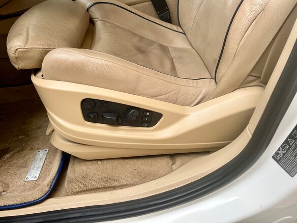 2011 BMW X6 35i 8-speed I (E71), белый - вид 10