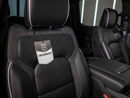 2026 Ram 1500 Crew Cab V Рестайлинг, красный, 9299999 рублей, вид 3