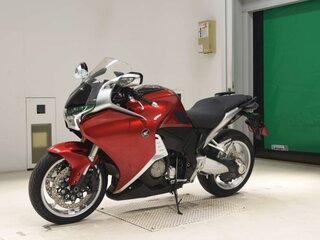 2010 Honda VFR 1200, красный, 785000 рублей, вид 3