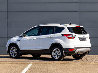 2017 Ford Kuga II Рестайлинг, белый, 1595000 рублей, вид 4