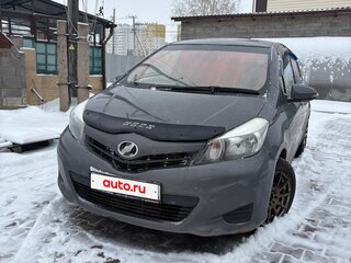 2013 Toyota Vitz III (XP130), серый, 760000 рублей, вид 1
