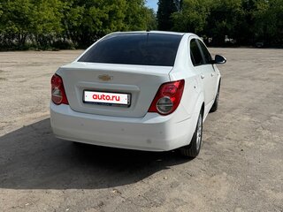 2014 Chevrolet Aveo II, белый, 600000 рублей, вид 3