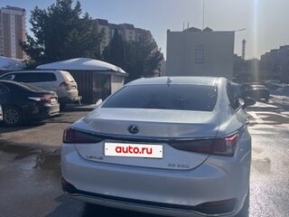 2018 Lexus ES 250 VII, белый, 3750000 рублей, вид 4