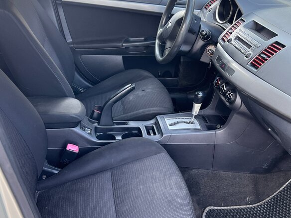 2007 Mitsubishi Lancer X, бежевый, 330000 рублей - вид 10
