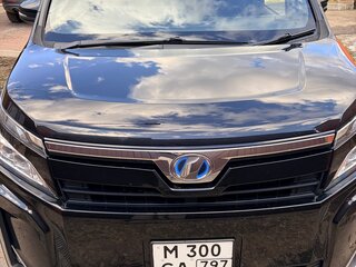 2019 Toyota Voxy III (R80) Рестайлинг, чёрный, 2350000 рублей, вид 2