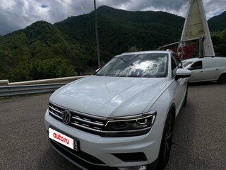 2017 Volkswagen Tiguan II, белый, 2400000 рублей, вид 3