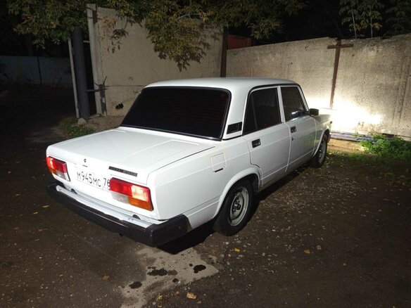 2010 Lada (ВАЗ) 2107, белый, 400000 рублей - вид 8