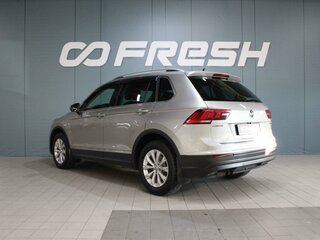 2018 Volkswagen Tiguan II, серебристый, 2760000 рублей, вид 2