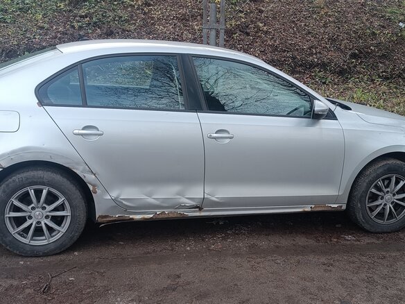 2015 Volkswagen Jetta VI Рестайлинг, серебристый, 612000 рублей - вид 1