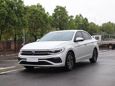 2023 Volkswagen Bora IV (China Market) Рестайлинг, белый, 1570000 рублей, вид 1