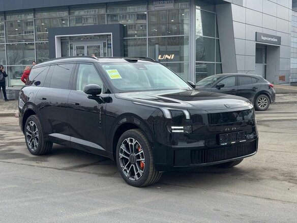 2025 Lynk & Co 900, чёрный - вид 1