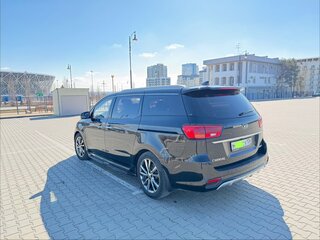 2018 Kia Carnival III, чёрный, 2500000 рублей, вид 4