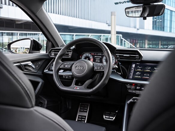 2023 Audi A3 Sportback 35 TFSI IV (8Y), зелёный, 2300002 рублей - вид 15
