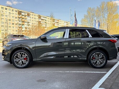 2026 Audi Q5 L III (GU), зелёный, 6940000 рублей, вид 4
