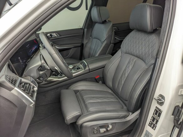 2025 BMW X7 40i I (G07) Рестайлинг, белый, 17500000 рублей - вид 19