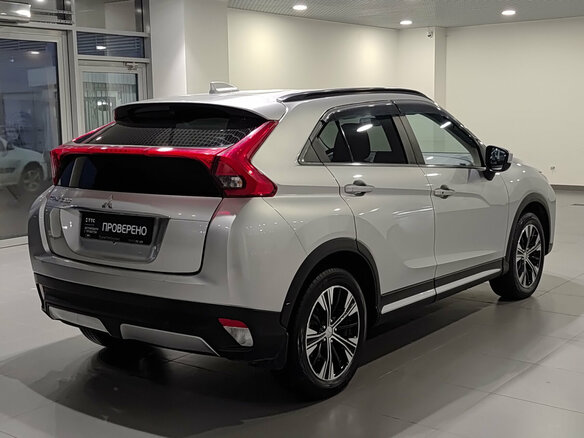 2019 Mitsubishi Eclipse Cross I, серебристый, 1797000 рублей - вид 4
