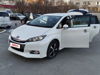 2013 Toyota Wish II Рестайлинг, белый, 1550000 рублей, вид 1