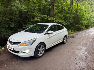 2014 Hyundai Solaris I Рестайлинг, белый, 700000 рублей, вид 1