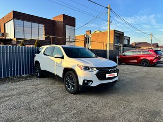 2017 Chevrolet Traverse II, белый, 3000000 рублей, вид 3