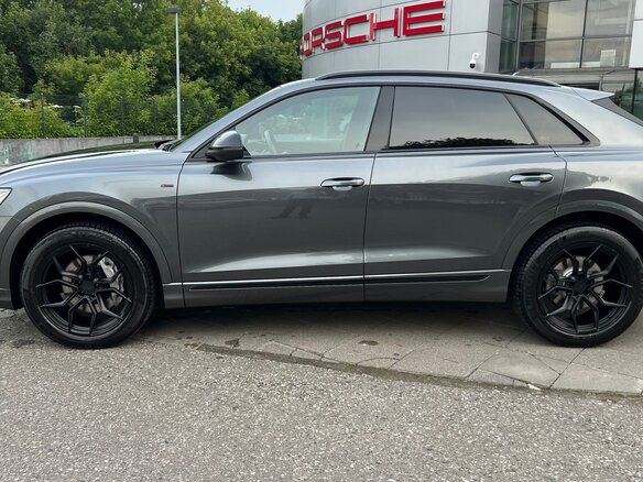 2019 Audi Q8 55 TFSI I (4M), серый, 6100000 рублей - вид 14