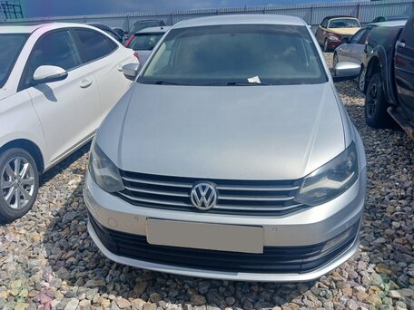 2016 Volkswagen Polo V Рестайлинг, серебристый, 729680 рублей, вид 1
