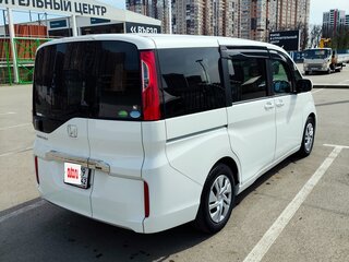 2015 Honda Stepwgn V, белый, 1900000 рублей, вид 4