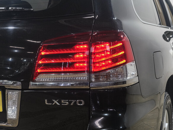 2013 Lexus LX 570 III Рестайлинг, чёрный, 4069000 рублей - вид 9
