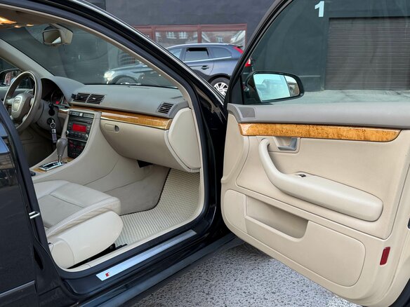 2007 Audi A4 III (B7), чёрный - вид 12