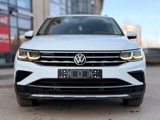 2021 Volkswagen Tiguan II Рестайлинг, белый, 3000000 рублей, вид 3