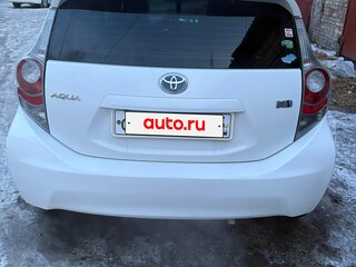 2013 Toyota Aqua I, белый, 760000 рублей, вид 3