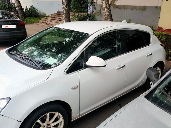 2013 Opel Astra J Рестайлинг, белый, 720000 рублей - вид 8
