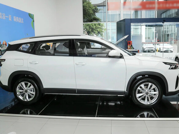 2026 Jetta VS8, белый - вид 2