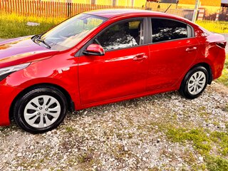2021 Kia Rio IV Рестайлинг, красный, 1750000 рублей, вид 5