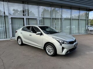 2020 Kia Rio IV, серый, 1370000 рублей, вид 3