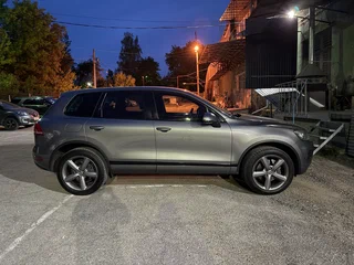 2013 Volkswagen Touareg II, серый, 1750000 рублей, вид 2