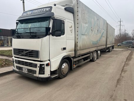 2005 Volvo FH, белый, 4500000 рублей, вид 2