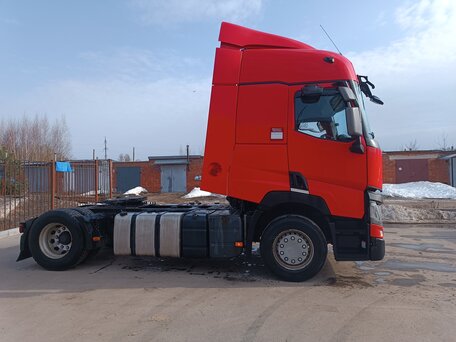 2015 Renault T-Series, красный, 3000000 рублей, вид 5